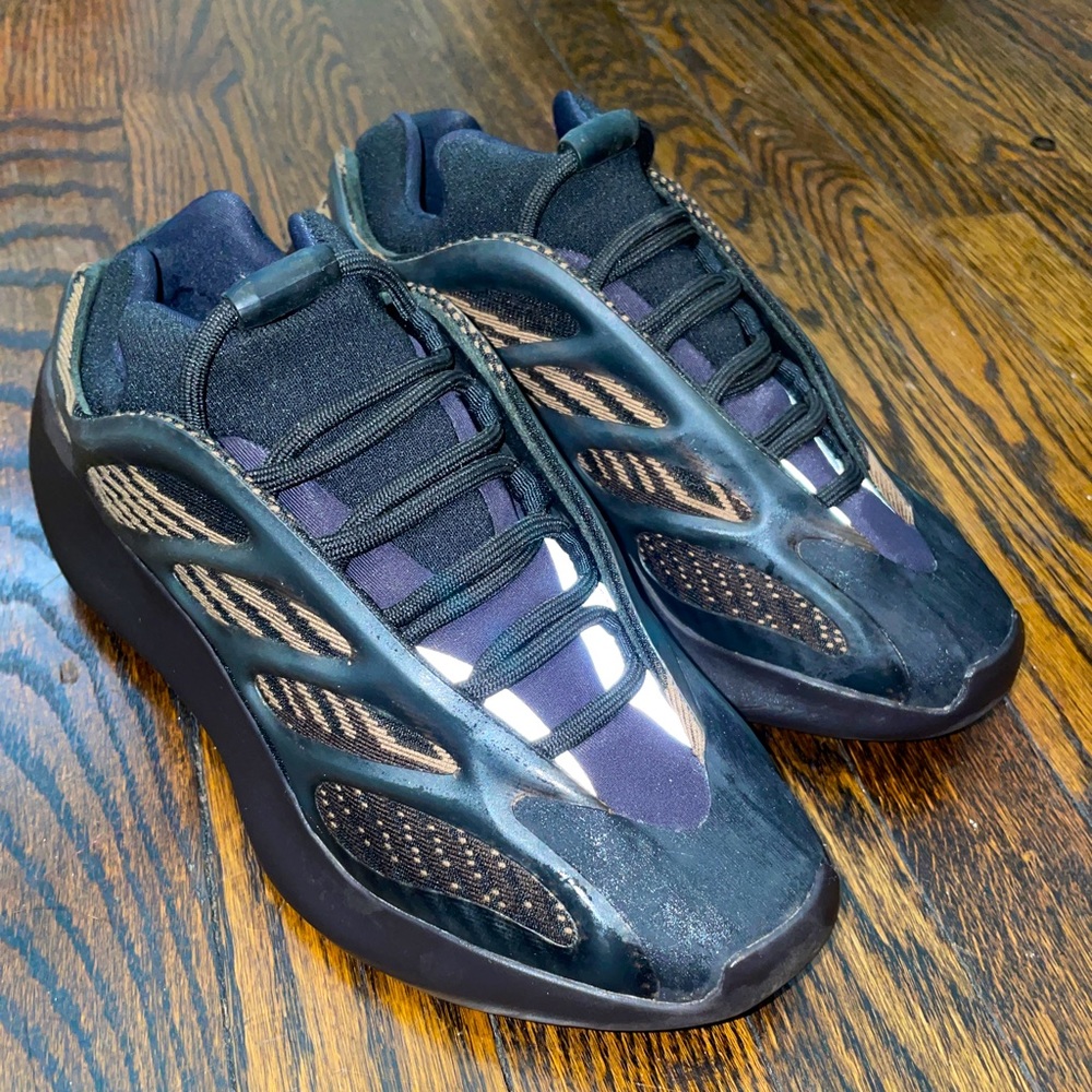Yeezy Boosts 700 Clay Brown